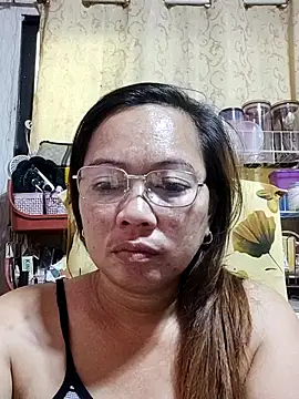 Snapshot of asianwet4u chatting on March 2025 01:32:02 AM asianwet4u online show from March 2025 01:32:02 AM