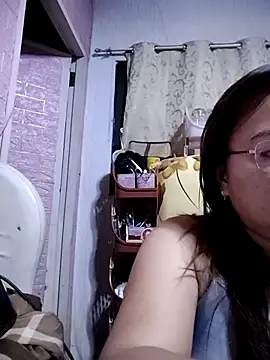 Snapshot of asianwet4u chatting on March 2025 10:10:02 AM asianwet4u online show from March 2025 10:10:02 AM