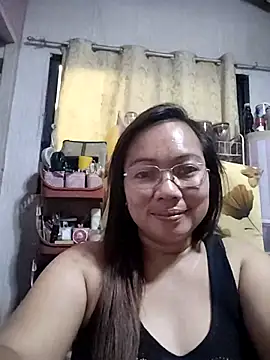 Snapshot of asianwet4u chatting on March 2025 01:00:02 AM asianwet4u online show from March 2025 01:00:02 AM