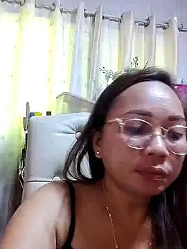 Snapshot of asianwet4u chatting on September 2025 05:18:02 AM asianwet4u online show from September 2025 05:18:02 AM