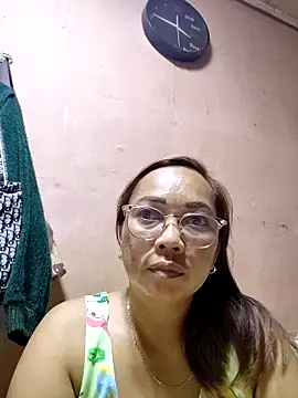 Snapshot of asianwet4u chatting on September 2025 12:32:01 AM asianwet4u online show from September 2025 12:32:01 AM