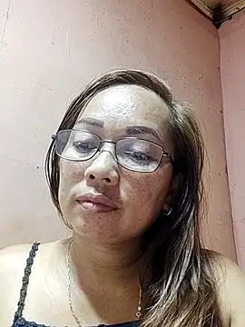 Snapshot of asianwet4u chatting on September 2025 05:31:01 AM asianwet4u online show from September 2025 05:31:01 AM