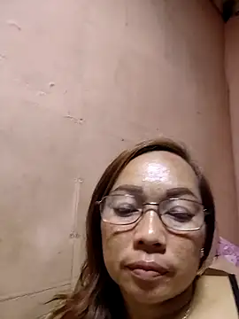 Snapshot of asianwet4u chatting on October 2025 01:04:02 AM asianwet4u online show from October 2025 01:04:02 AM