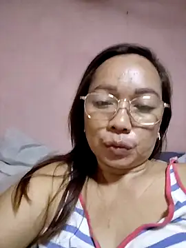 Snapshot of asianwet4u chatting on November 2025 09:42:01 AM asianwet4u online show from November 2025 09:42:01 AM