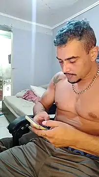 Snapshot of Fadinha-e-Raro chatting on February 2025 06:29:02 PM Fadinha-e-Raro online show from February 2025 06:29:02 PM