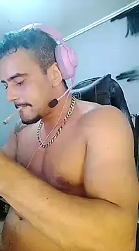 Snapshot of Fadinha-e-Raro chatting on February 2025 08:41:01 PM Fadinha-e-Raro online show from February 2025 08:41:01 PM