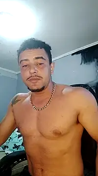 Snapshot of Fadinha-e-Raro chatting on March 2025 11:04:01 PM Fadinha-e-Raro online show from March 2025 11:04:01 PM