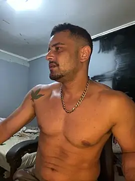 Snapshot of Fadinha-e-Raro chatting on March 2025 04:35:02 PM Fadinha-e-Raro online show from March 2025 04:35:02 PM