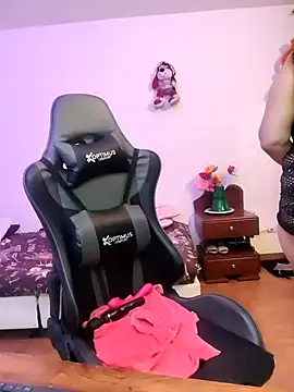 esmeralda milf online show from March 2026 09:40:02 PM