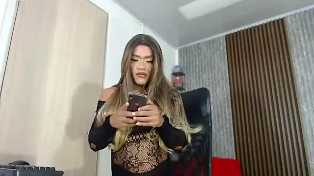 SARA TS FOX online show from January 2025 09:19:02 PM