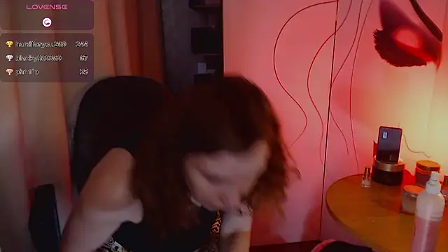 JohansonKatie online show from February 2025 01:22:01 PM