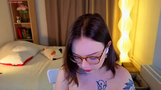 Snapshot of MilenaSaint chatting on February 2026 03:43:02 AM MilenaSaint online show from February 2026 03:43:02 AM