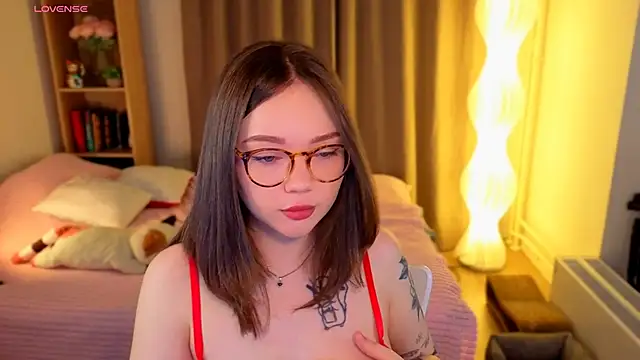 Snapshot of MilenaSaint chatting on February 2026 03:49:02 AM MilenaSaint online show from February 2026 03:49:02 AM