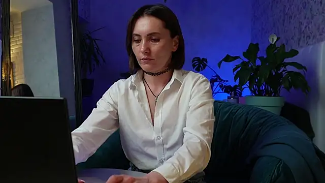 Snapshot of ClaraBendover chatting on May 2026 06:49:01 PM ClaraBendover online show from May 2026 06:49:01 PM