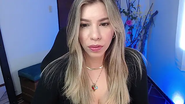 ms sofia x online show from October 2025 03:36:01 PM