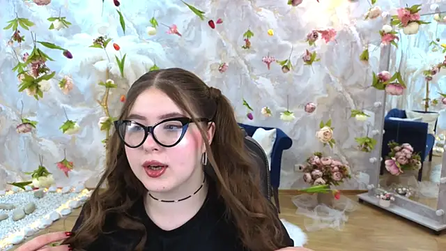 NicoleFoxery online show from March 2026 06:37:01 PM