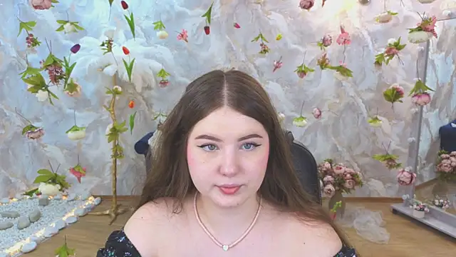 Snapshot of NicoleFoxery chatting on June 2026 06:23:02 PM NicoleFoxery online show from June 2026 06:23:02 PM