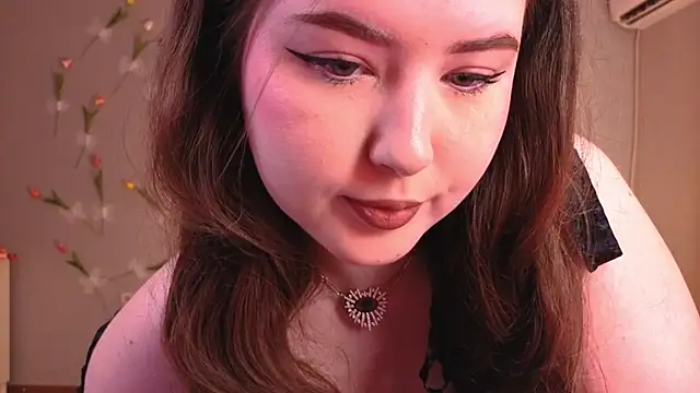 Snapshot of NicoleFoxery chatting on June 2026 05:12:01 AM NicoleFoxery online show from June 2026 05:12:01 AM