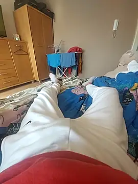 MlodyDres online show from March 2025 12:00:01 PM