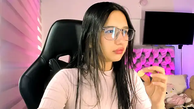 Luniverse online show from November 2025 06:40:02 PM