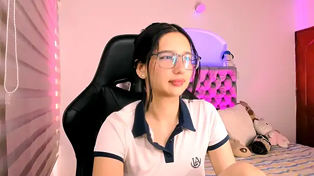 Luniverse online show from December 2025 08:37:02 PM