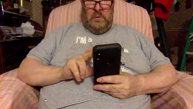 Snapshot of Drwhocares chatting on April 2026 04:44:01 PM Drwhocares online show from April 2026 04:44:01 PM