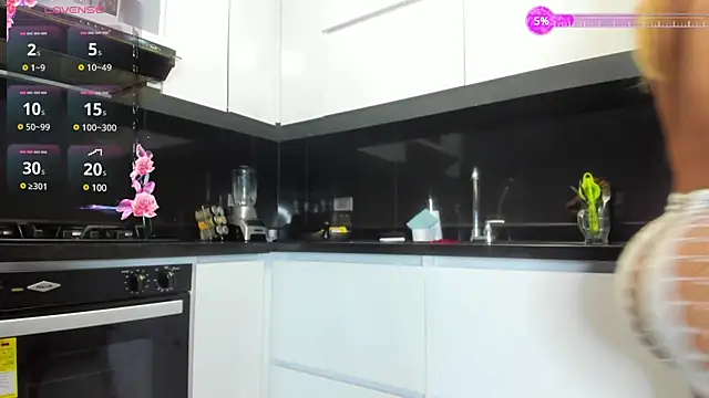 Snapshot of angelinafit chatting on December 2024 02:27:01 AM angelinafit online show from December 2024 02:27:01 AM