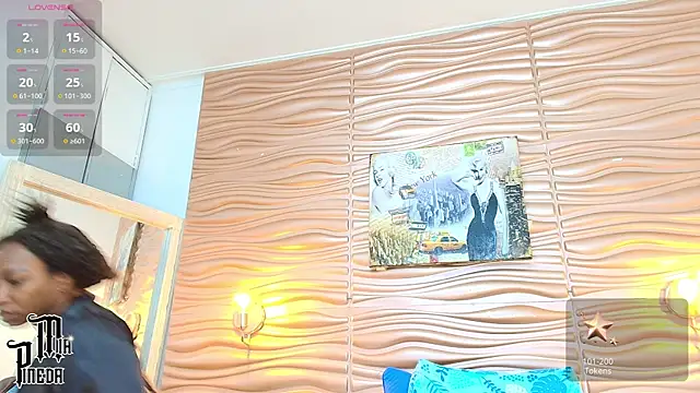 mia pineda online show from September 2025 09:09:02 PM