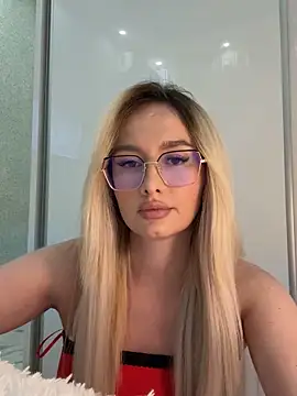 mollyxxx online show from October 2025 02:30:01 AM