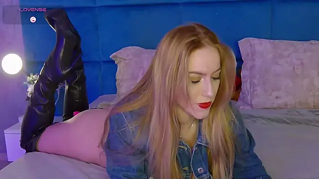 RockQueen A online show from March 2025 05:36:01 PM