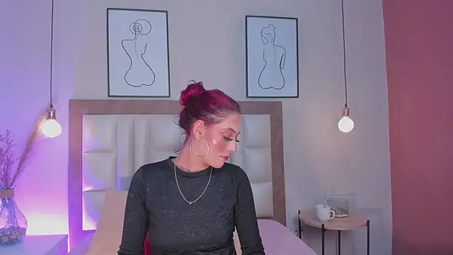 Snapshot of JupiteFox chatting on November 2025 12:43:02 AM JupiteFox online show from November 2025 12:43:02 AM