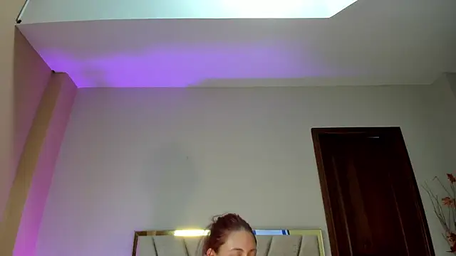 JupiteFox online show from April 2026 12:55:01 AM