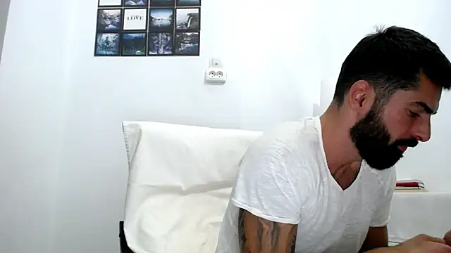 Verycutex online show from October 2025 07:58:02 PM