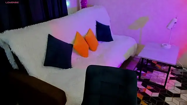 CurlySteph online show from March 2025 07:57:02 PM