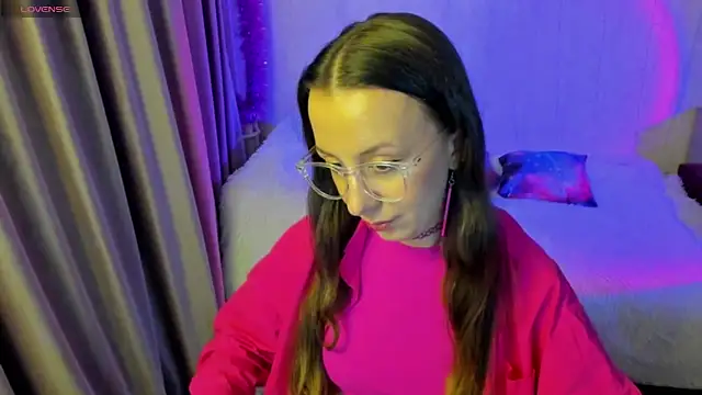 CurlySteph online show from November 2025 03:54:01 PM