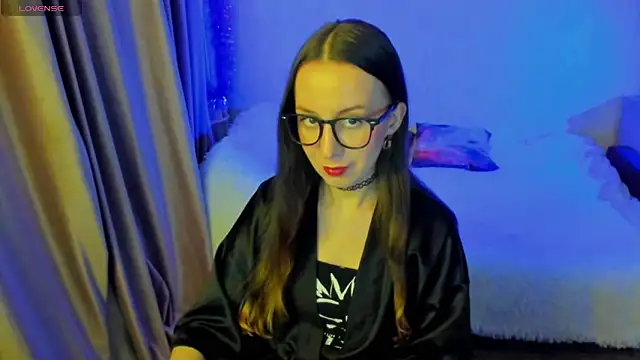 CurlySteph online show from December 2025 08:28:02 PM