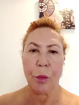 Hottie-Mom online show from October 2025 07:42:02 AM