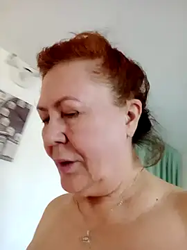 Snapshot of Hottie-Mom chatting on April 2026 06:31:02 AM Hottie-Mom online show from April 2026 06:31:02 AM
