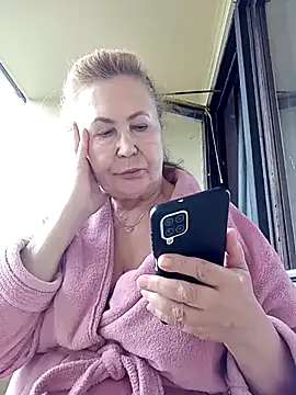 Snapshot of Hottie-Mom chatting on May 2026 06:31:02 PM Hottie-Mom online show from May 2026 06:31:02 PM