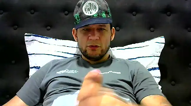 Snapshot of altenori112 chatting on January 2025 10:41:02 PM altenori112 online show from January 2025 10:41:02 PM