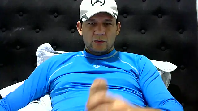 Snapshot of altenori112 chatting on January 2025 01:44:01 AM altenori112 online show from January 2025 01:44:01 AM