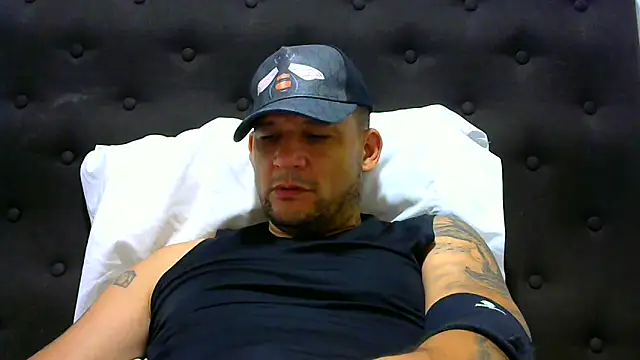 Snapshot of altenori112 chatting on February 2025 06:45:01 PM altenori112 online show from February 2025 06:45:01 PM