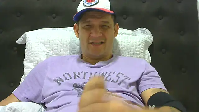 Snapshot of altenori112 chatting on February 2025 01:38:01 PM altenori112 online show from February 2025 01:38:01 PM