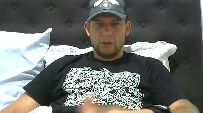 Snapshot of altenori112 chatting on March 2025 06:50:02 PM altenori112 online show from March 2025 06:50:02 PM