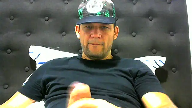 Snapshot of altenori112 chatting on March 2025 09:42:02 PM altenori112 online show from March 2025 09:42:02 PM