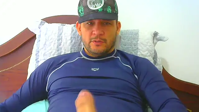 Snapshot of altenori112 chatting on December 2025 06:15:01 PM altenori112 online show from December 2025 06:15:01 PM