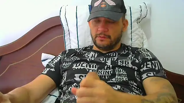 Snapshot of altenori112 chatting on December 2025 02:45:02 PM altenori112 online show from December 2025 02:45:02 PM