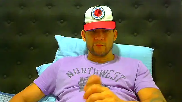 altenori112 online show from April 2026 09:56:01 PM