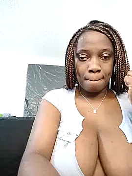 Snapshot of doucebrune chatting on May 2026 08:47:02 PM doucebrune online show from May 2026 08:47:02 PM