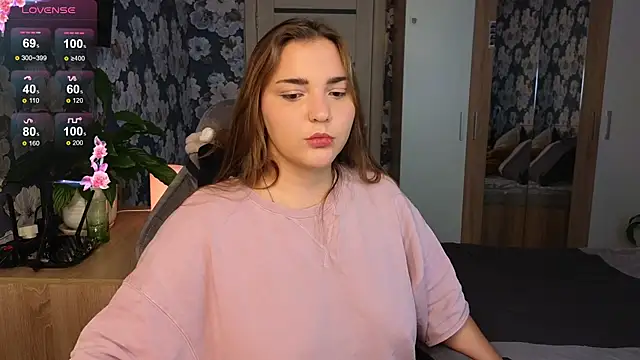  momiji  online show from October 2025 10:33:01 AM